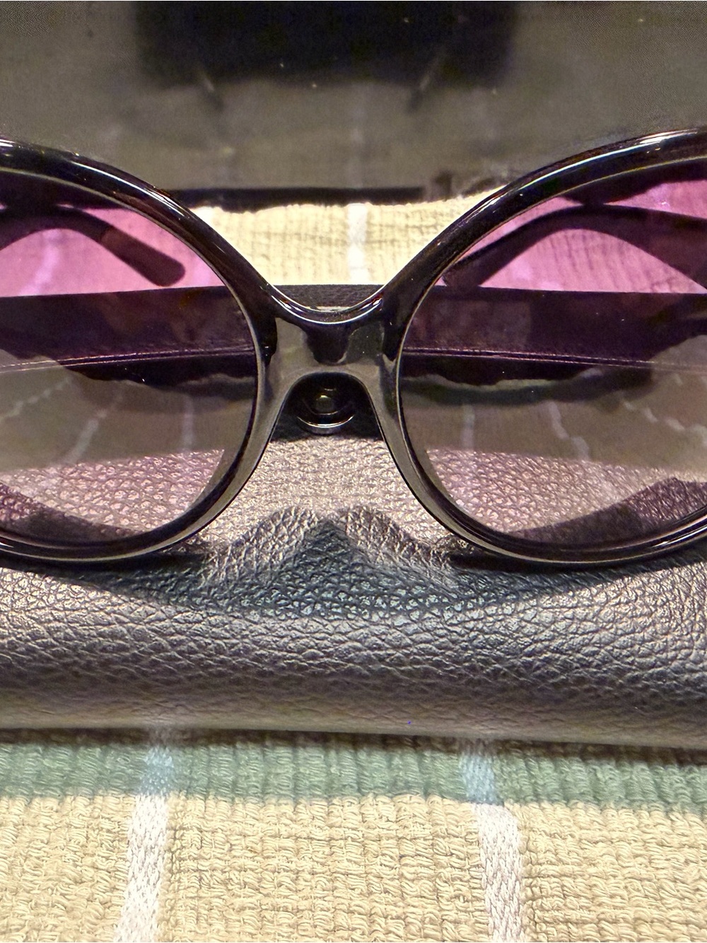 Guess Black Round Sunglasses with Purple Lenses